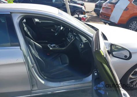 2016 Mercedes-Benz C 300 from USA, damaged, VIN 55SWF4JBXGU169632